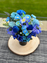 Load image into Gallery viewer, Personalised Memorial Spiked Vase